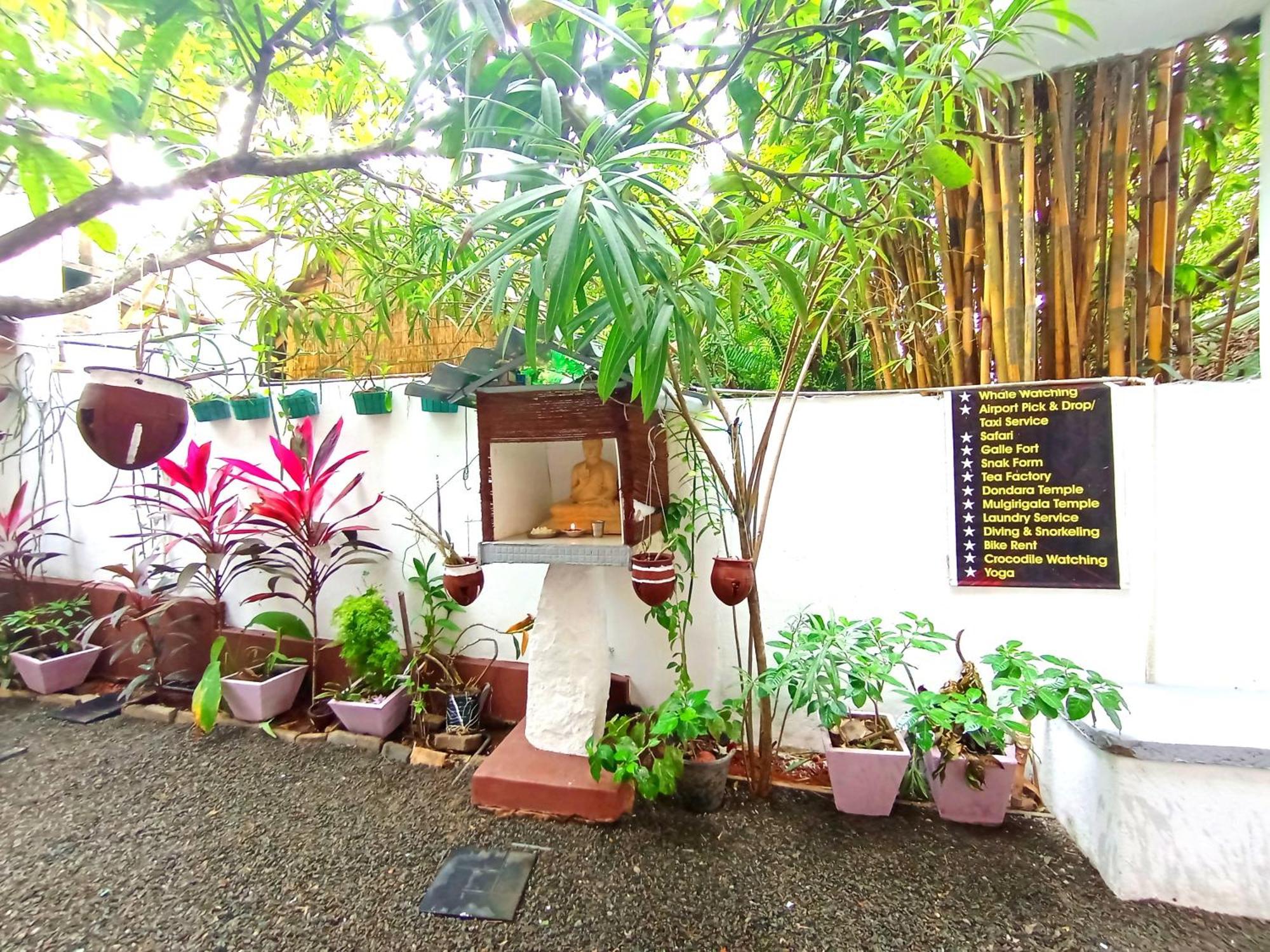 Ramesh Guesthouse Мирисса Экстерьер фото